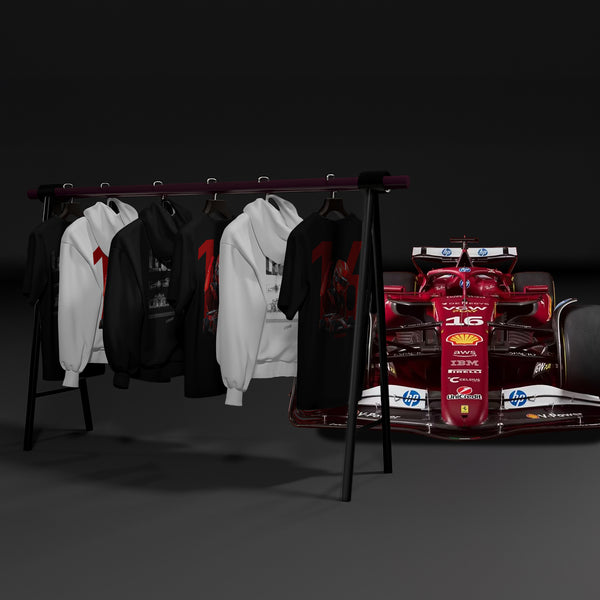 Pack vêtements Charles Leclerc Ferrari Tourismo avec monoplace SF-25 en arrière-plan