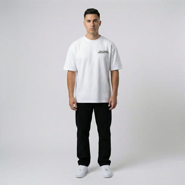 T-shirt BMW M4 Night Run blanc porté, vue de face en entier, coupe regular fit