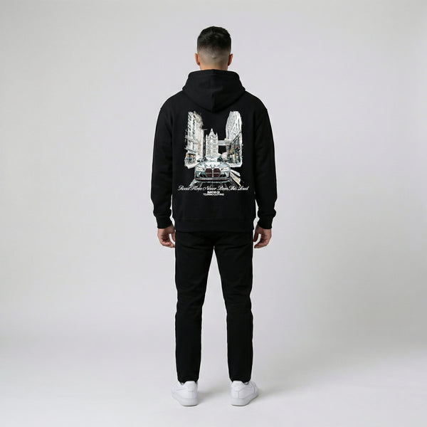 Hoodie BMW M3 G80 noir porté, vue de face en entier, style streetwear premium