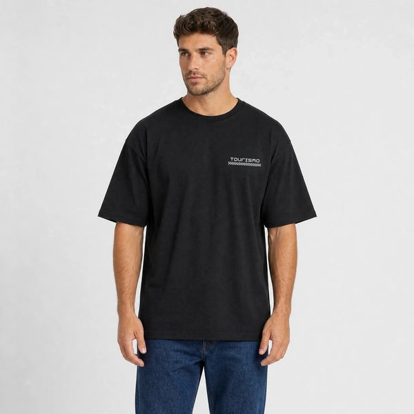 T-shirt Toyota Fj Cruiser Outside All Day noir vu de face en plan rapproché avec logo Tourismo