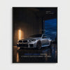 Poster BMW M2 G87 Tourismo avec voiture grise sur fond sombre et composition automobile premium