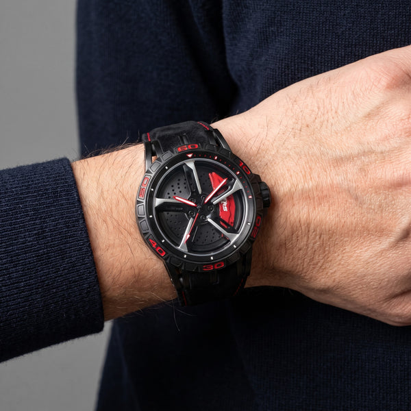 Reloj Audi RS 3 en la muñeca