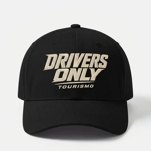 Vue de face d’une casquette noire Drivers Only Tourismo avec broderie beige