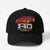 Vue de face d’une casquette noire Ferrari F40 Tourismo avec broderie automobile rouge et beige