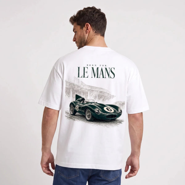 Camiseta blanca Jaguar D-Type Le Mans N°6: Born for Le Mans puesta, vista de espaldas